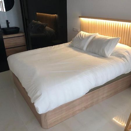 Suite Playamar Con Jacuzzi توريمولينوس المظهر الخارجي الصورة